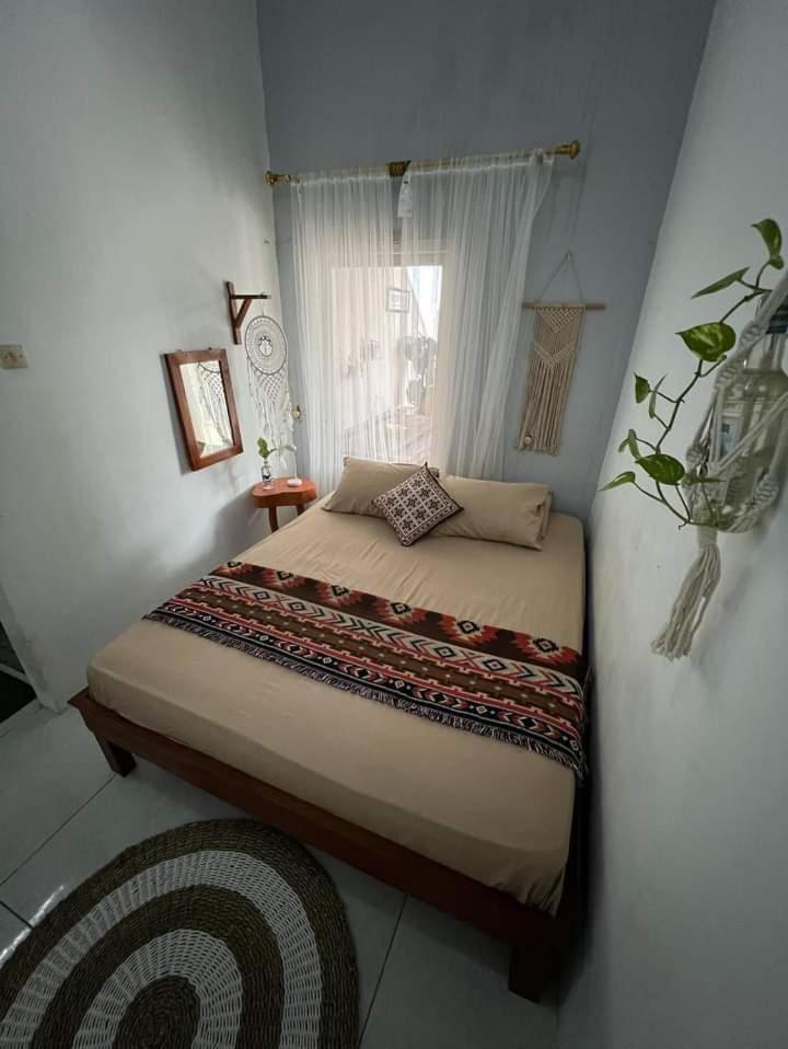 Loyal Friend Hostel Karimunjawa Exteriör bild
